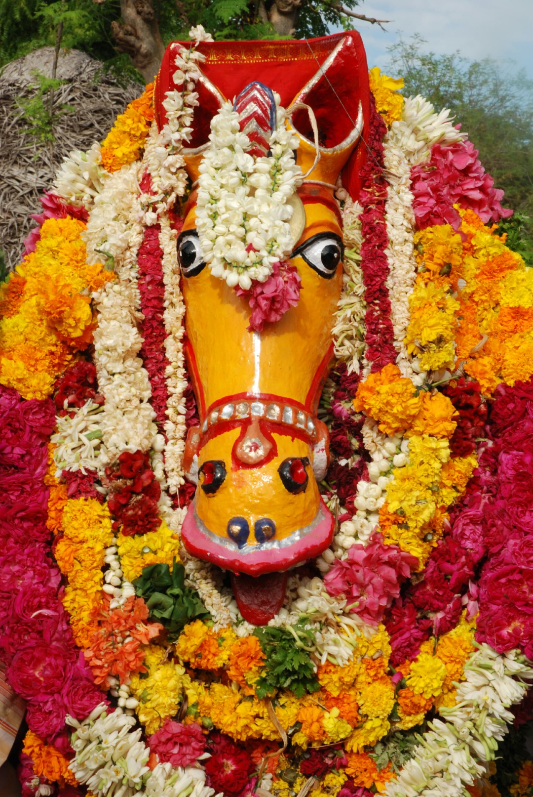 <span style="font-weight:normal;">The principle offering of a festival is called the <i>ure-kutherai</i>, literally "village horse." The largest and most prestigious of all the offerings, it receives the greatest honours and decorations by the devotees.</span>